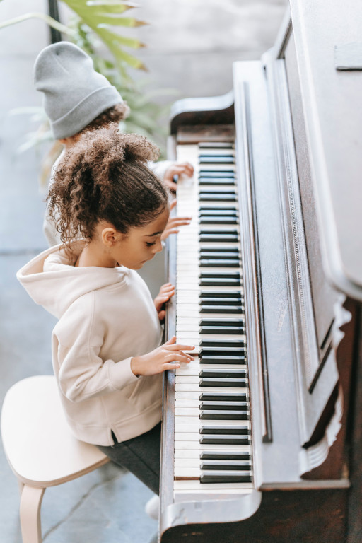Free Keyboard Lessons for Beginners: A Comprehensive Guide to Starting Your Musical Journey